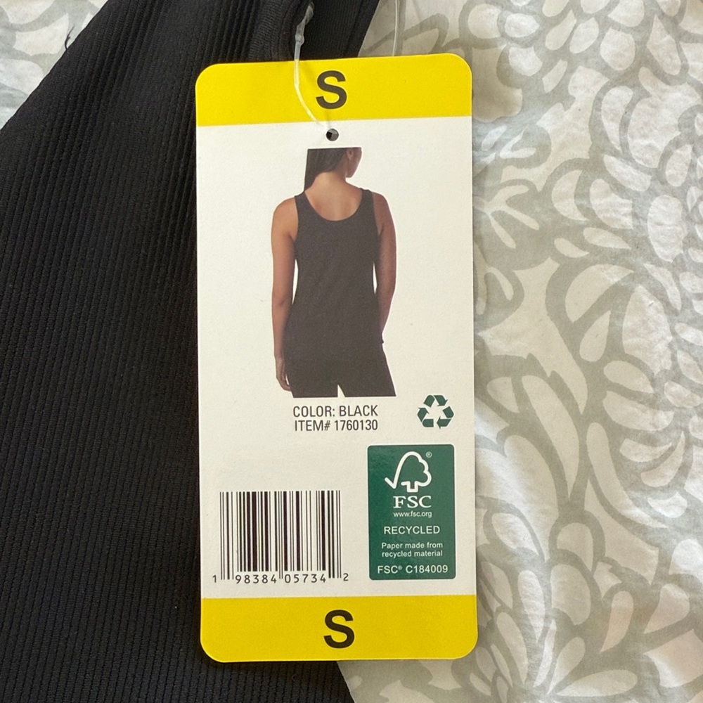 32 Degrees Classic Black Tank Top - Picture 2 of 3
